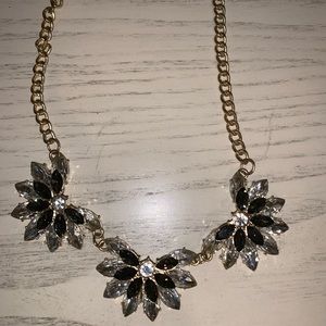 Francesca's Collections Jewelry - Francesca’s floral statement necklace Francesca's Collections Jewelry - Francesca’s floral statement necklace